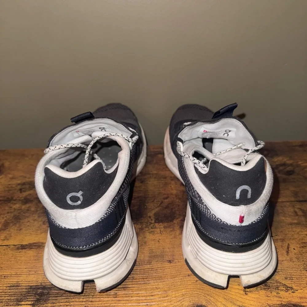 On Cloudnova Running Shoes Women Black White Size 9.5 GOOD